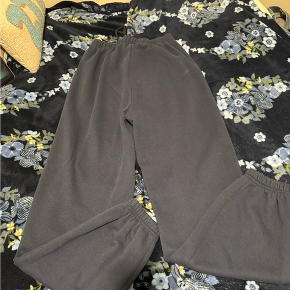 ALO YOGA Navy Accolade Matching Set - Picture 6 of 9